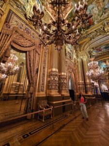 Dentro da Opéra Garnier em PAris